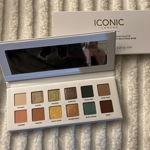 Iconic London beachside babe eyeshadow palette - Picture 2 of 2